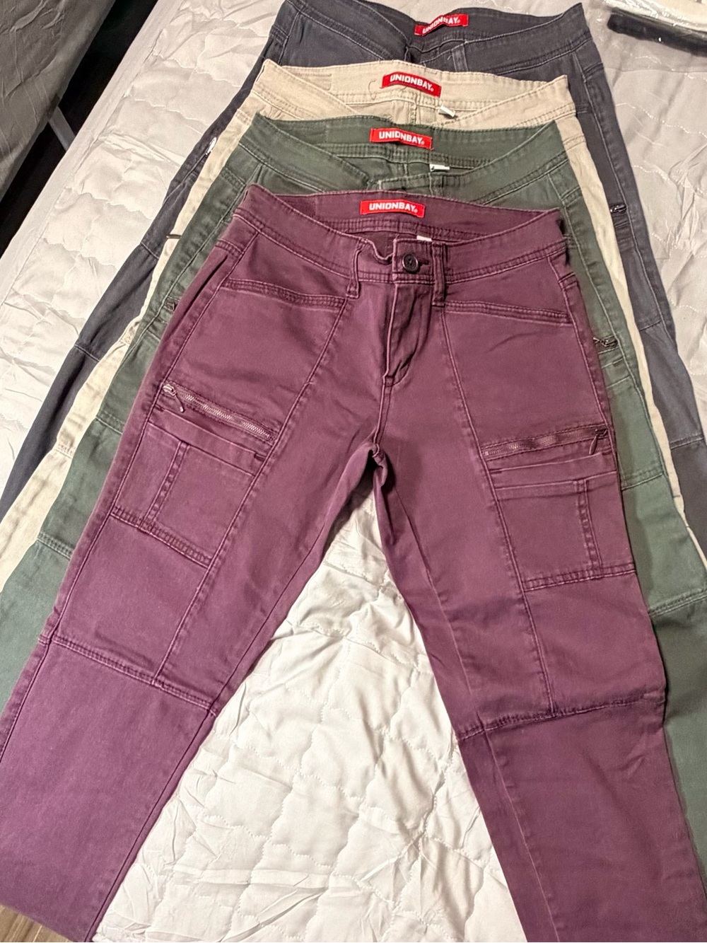 Unionbay cargo pants 4 pair